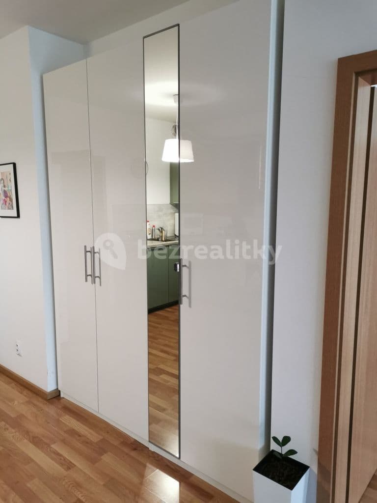 Pronájem bytu 2+kk 63 m², Zvěřinova, Praha, Praha Pronájem bytu 2+kk 63 m², Zvěřinova, Praha, Praha