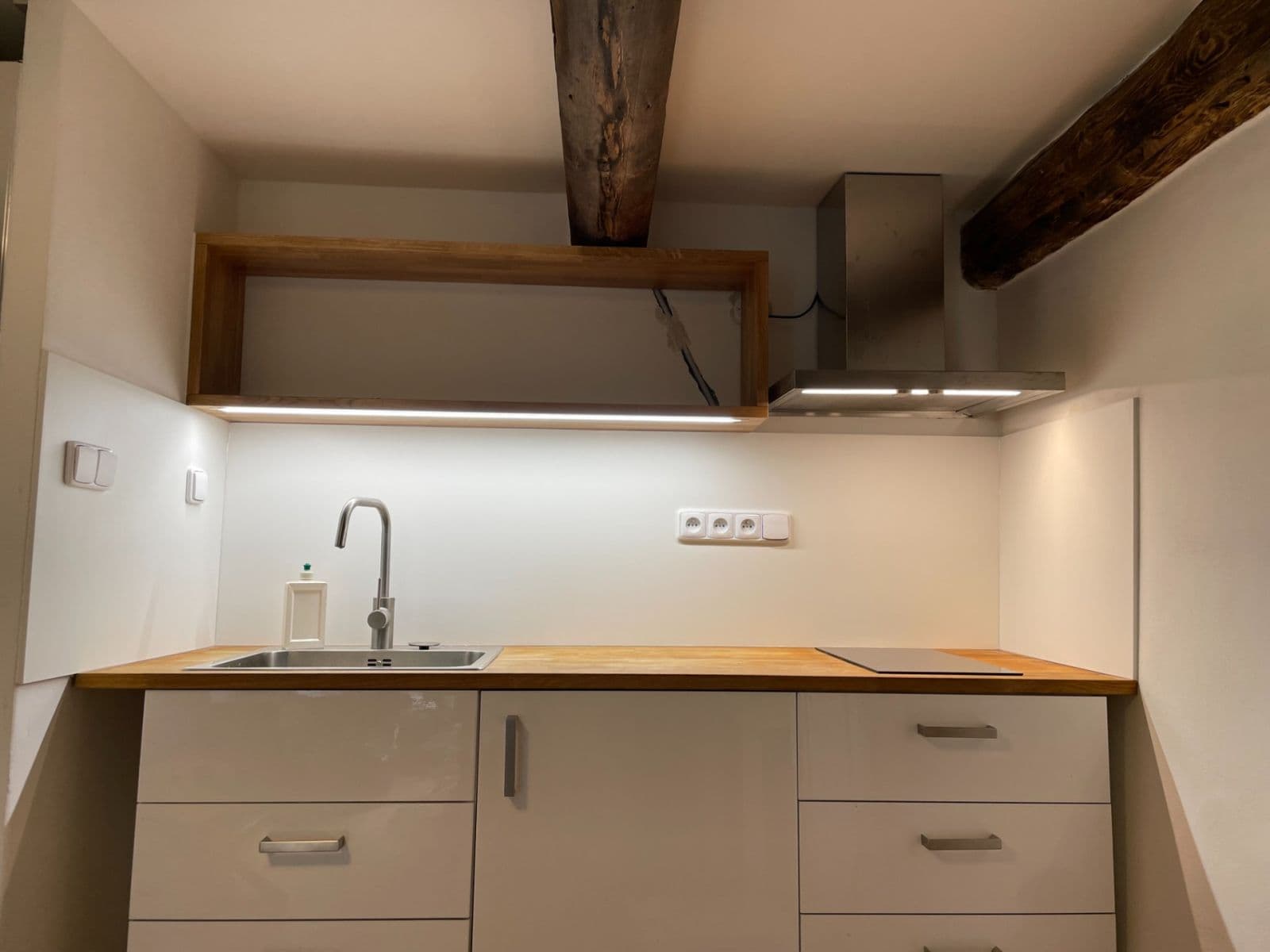 Pronájem bytu 1+kk 19 m², Libčice nad Vltavou, Středočeský kraj Pronájem bytu 1+kk 19 m², Libčice nad Vltavou, Středočeský kraj