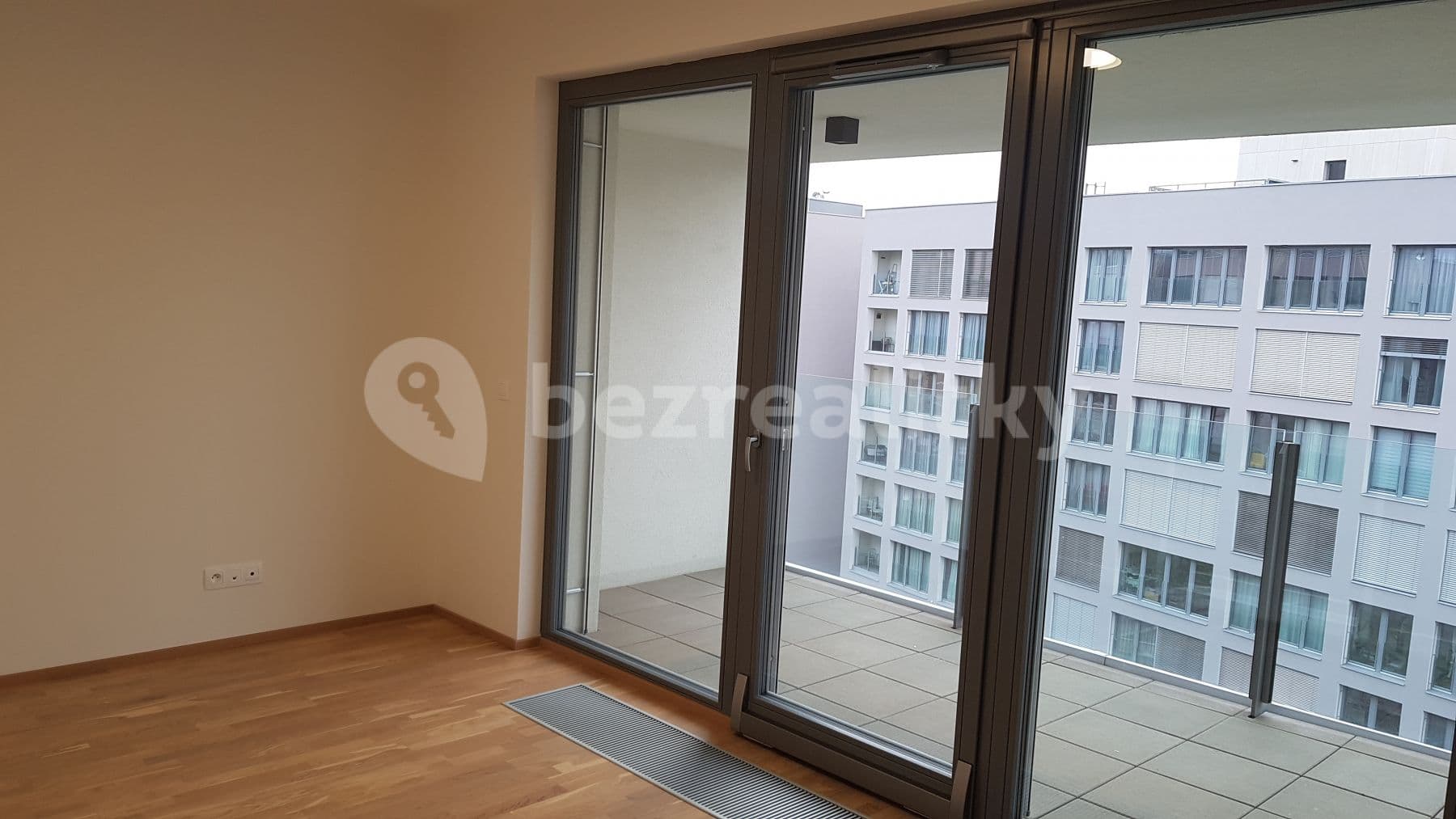 Pronájem bytu 3+kk 93 m², Za karlínským přístavem, Praha, Praha Pronájem bytu 3+kk 93 m², Za karlínským přístavem, Praha, Praha