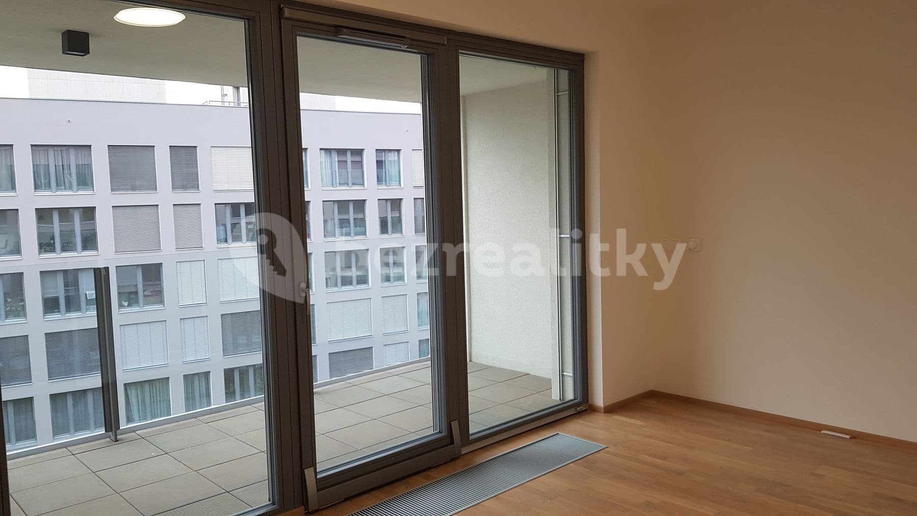 Pronájem bytu 3+kk 93 m², Za karlínským přístavem, Praha, Praha Pronájem bytu 3+kk 93 m², Za karlínským přístavem, Praha, Praha
