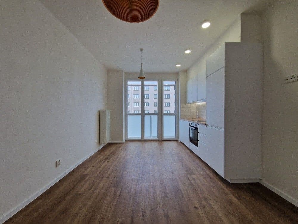 Pronájem bytu 1+1 44 m², Litevská, Praha, Praha Pronájem bytu 1+1 44 m², Litevská, Praha, Praha