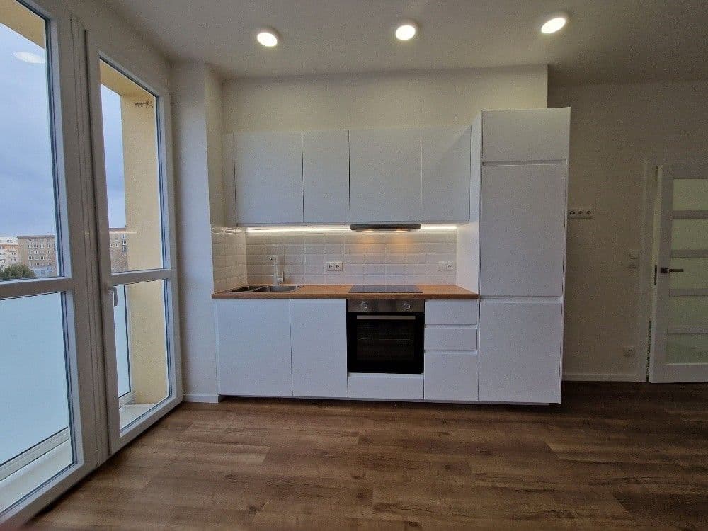 Pronájem bytu 1+1 44 m², Litevská, Praha, Praha Pronájem bytu 1+1 44 m², Litevská, Praha, Praha