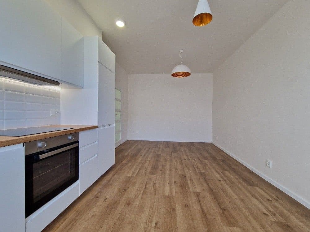 Pronájem bytu 1+1 44 m², Litevská, Praha, Praha Pronájem bytu 1+1 44 m², Litevská, Praha, Praha