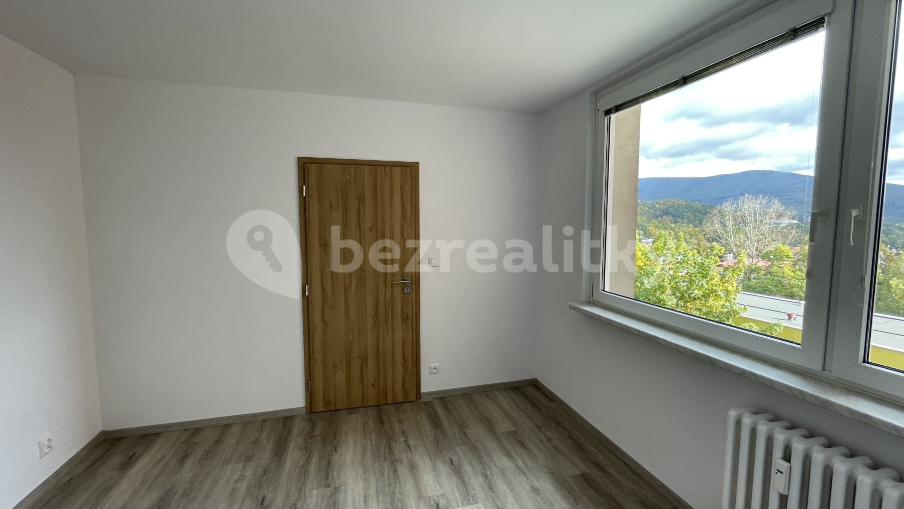 Pronájem bytu 3+1 61 m², Horská, Rožnov pod Radhoštěm, Zlínský kraj Pronájem bytu 3+1 61 m², Horská, Rožnov pod Radhoštěm, Zlínský kraj