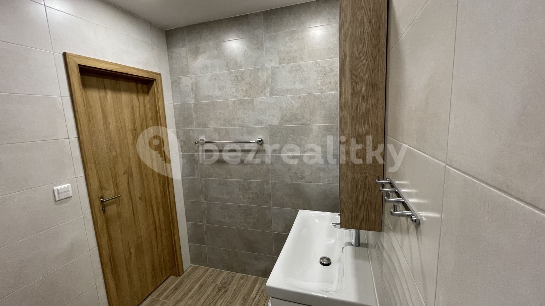 Pronájem bytu 3+1 61 m², Horská, Rožnov pod Radhoštěm, Zlínský kraj Pronájem bytu 3+1 61 m², Horská, Rožnov pod Radhoštěm, Zlínský kraj