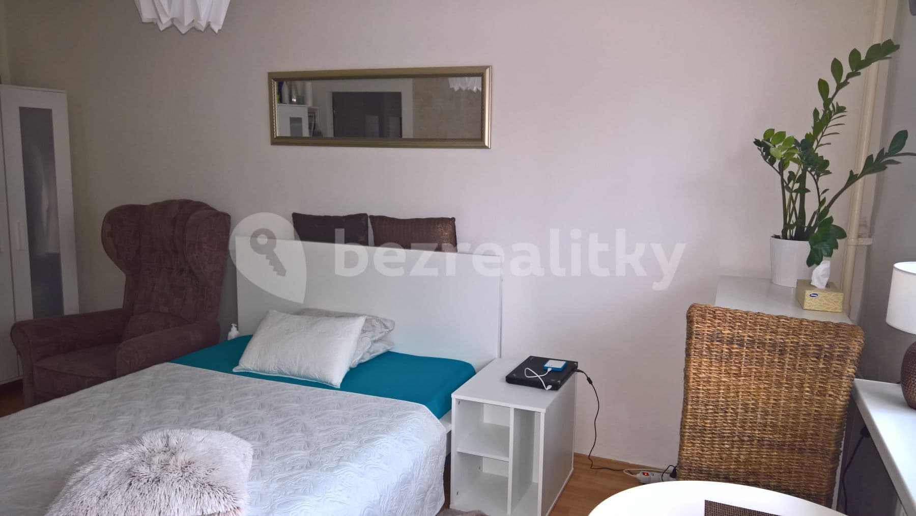 Pronájem bytu Garsoniéra 28 m², Měchenická, Praha, Praha Pronájem bytu Garsoniéra 28 m², Měchenická, Praha, Praha