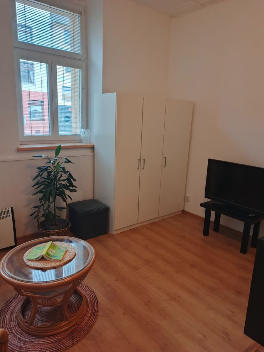 Pronájem bytu Garsoniéra 35 m², Nad Šutkou, Praha, Praha Pronájem bytu Garsoniéra 35 m², Nad Šutkou, Praha, Praha