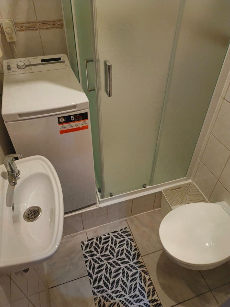 Pronájem bytu Garsoniéra 35 m², Nad Šutkou, Praha, Praha Pronájem bytu Garsoniéra 35 m², Nad Šutkou, Praha, Praha