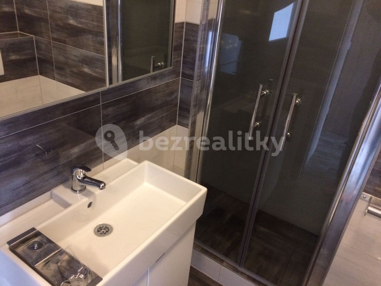 Pronájem bytu 1+kk 37 m², Dobevská, Praha, Praha Pronájem bytu 1+kk 37 m², Dobevská, Praha, Praha