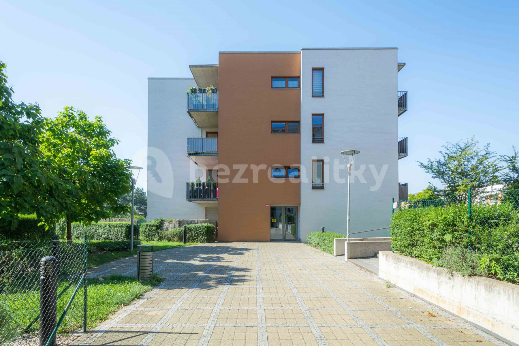 Pronájem bytu 2+kk 58 m², náměstí 5. května, Čelákovice, Středočeský kraj Pronájem bytu 2+kk 58 m², náměstí 5. května, Čelákovice, Středočeský kraj