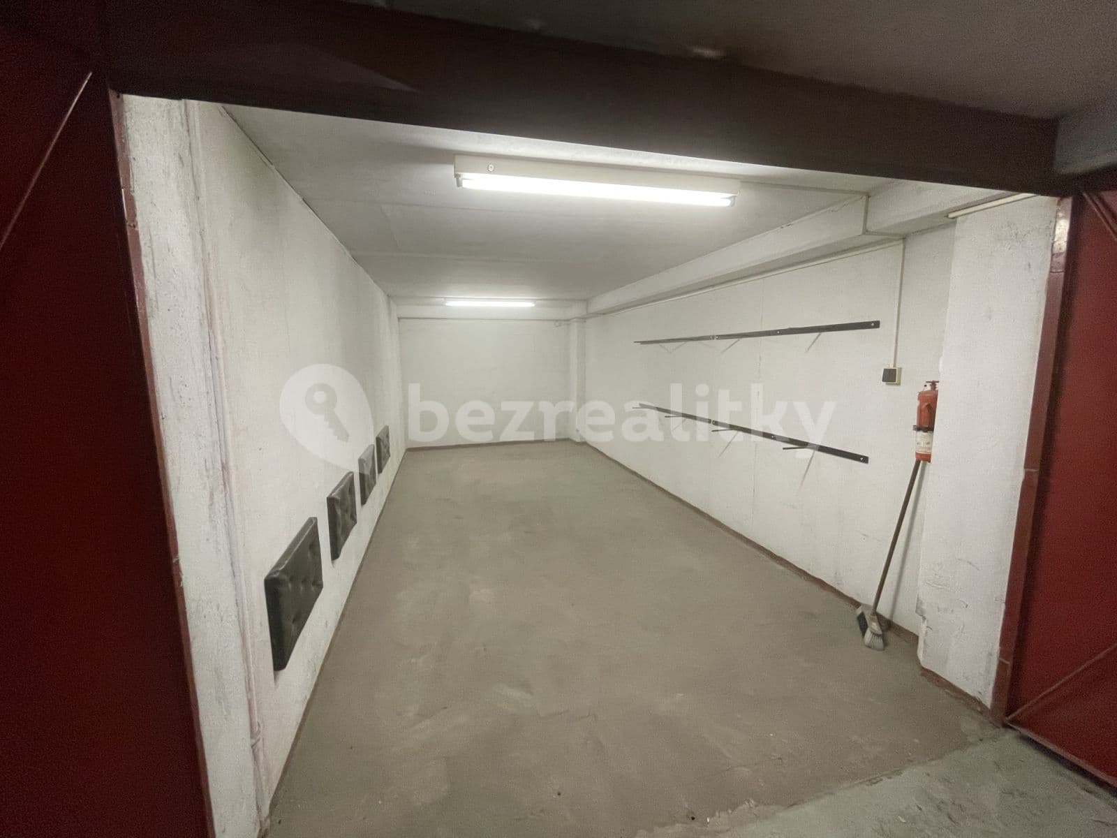 Pronájem garáže 19 m², Nušlova, Praha, Praha Pronájem garáže 19 m², Nušlova, Praha, Praha