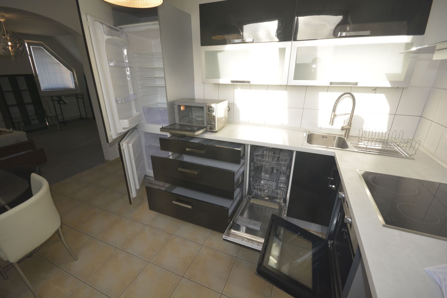 Pronájem bytu 1+1 52 m², U Školky, Nupaky, Středočeský kraj Pronájem bytu 1+1 52 m², U Školky, Nupaky, Středočeský kraj