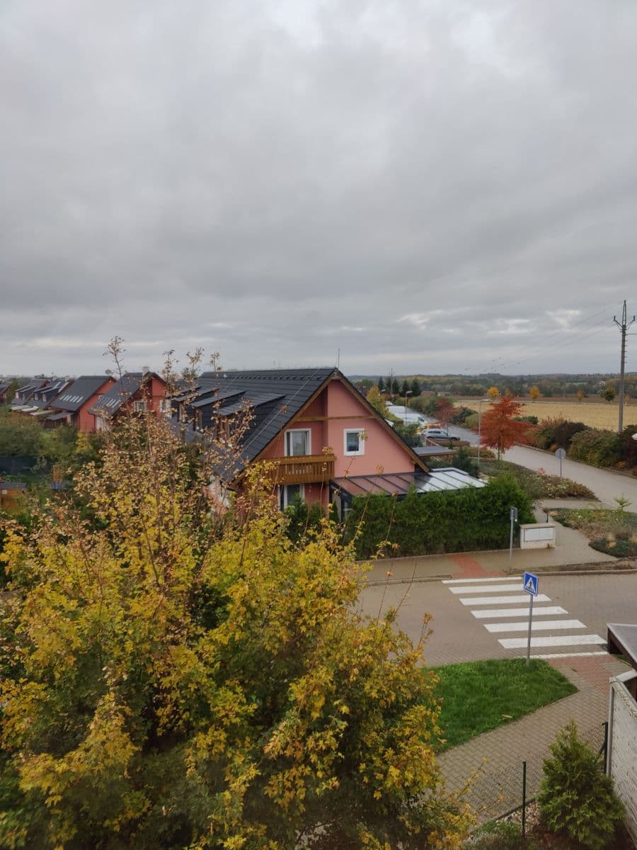 Pronájem bytu 1+1 52 m², U Školky, Nupaky, Středočeský kraj Pronájem bytu 1+1 52 m², U Školky, Nupaky, Středočeský kraj