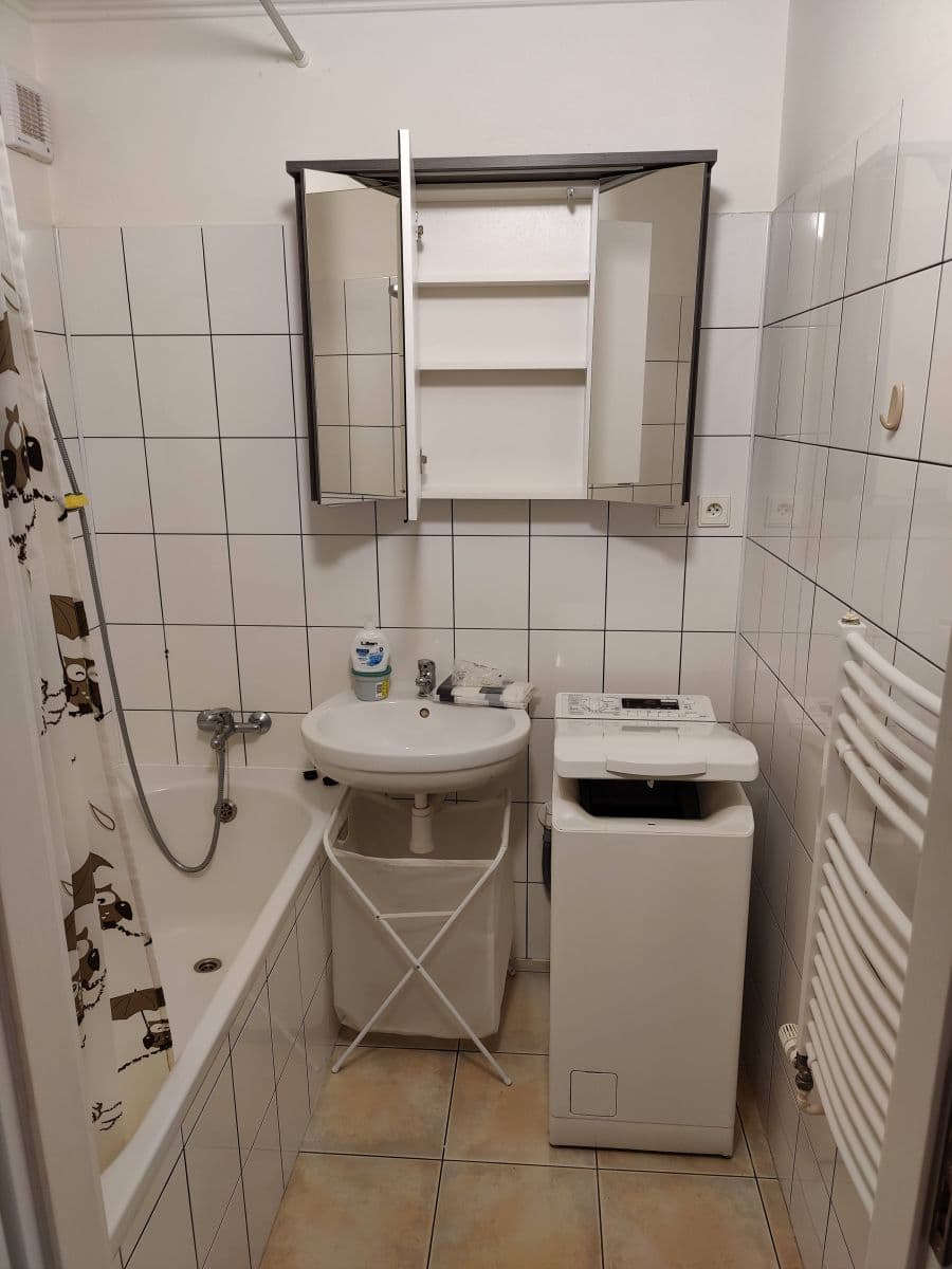 Pronájem bytu 1+1 52 m², U Školky, Nupaky, Středočeský kraj Pronájem bytu 1+1 52 m², U Školky, Nupaky, Středočeský kraj