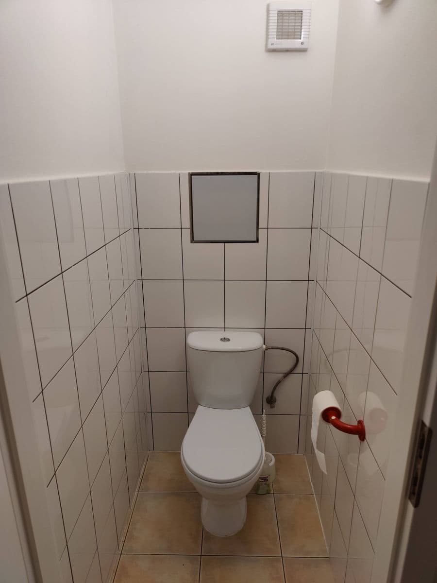 Pronájem bytu 1+1 52 m², U Školky, Nupaky, Středočeský kraj Pronájem bytu 1+1 52 m², U Školky, Nupaky, Středočeský kraj