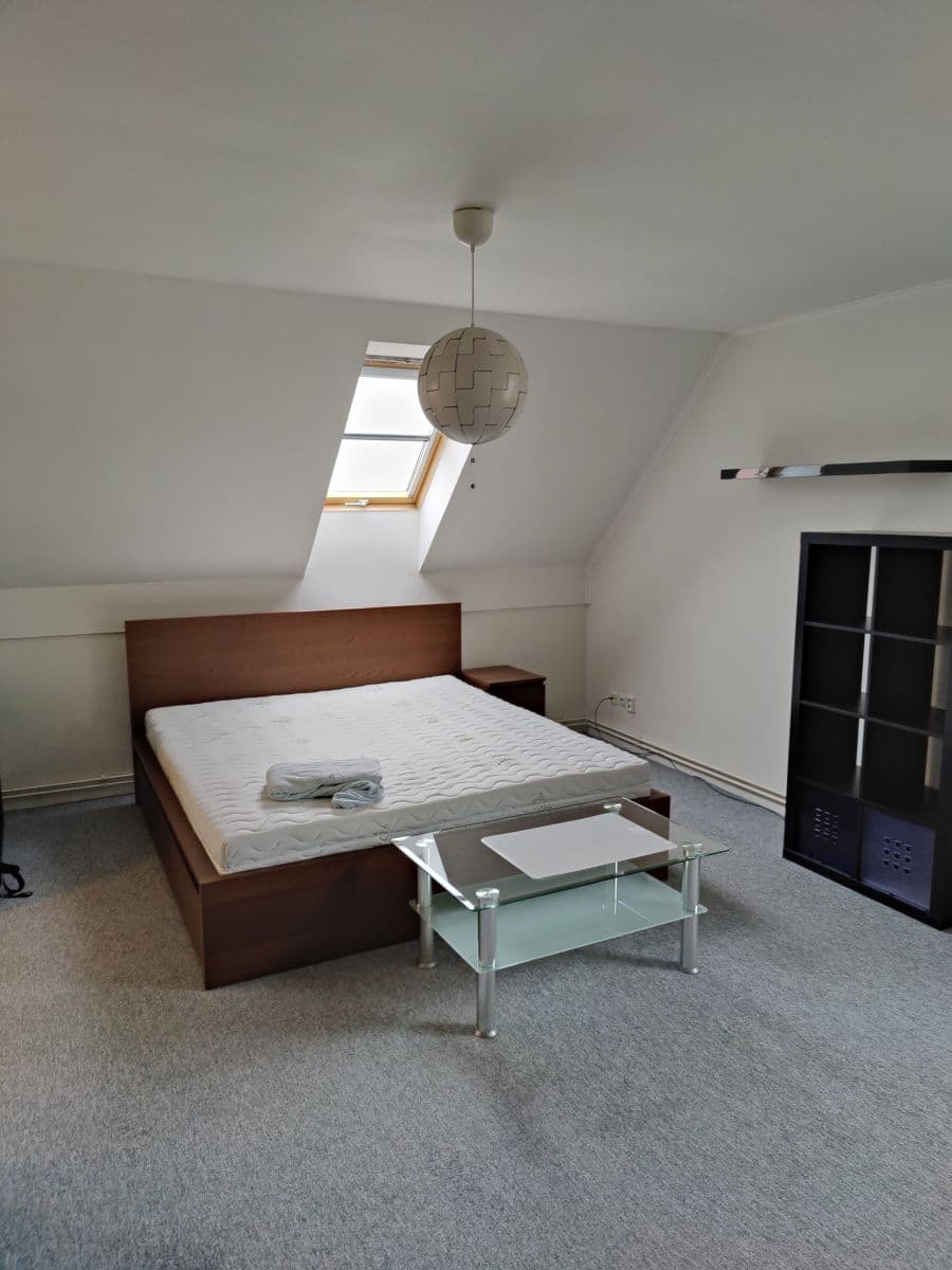 Pronájem bytu 1+1 52 m², U Školky, Nupaky, Středočeský kraj Pronájem bytu 1+1 52 m², U Školky, Nupaky, Středočeský kraj