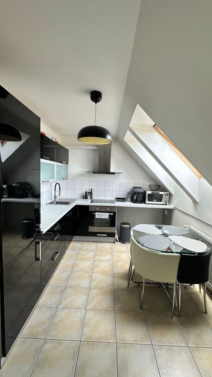 Pronájem bytu 1+1 52 m², U Školky, Nupaky, Středočeský kraj Pronájem bytu 1+1 52 m², U Školky, Nupaky, Středočeský kraj
