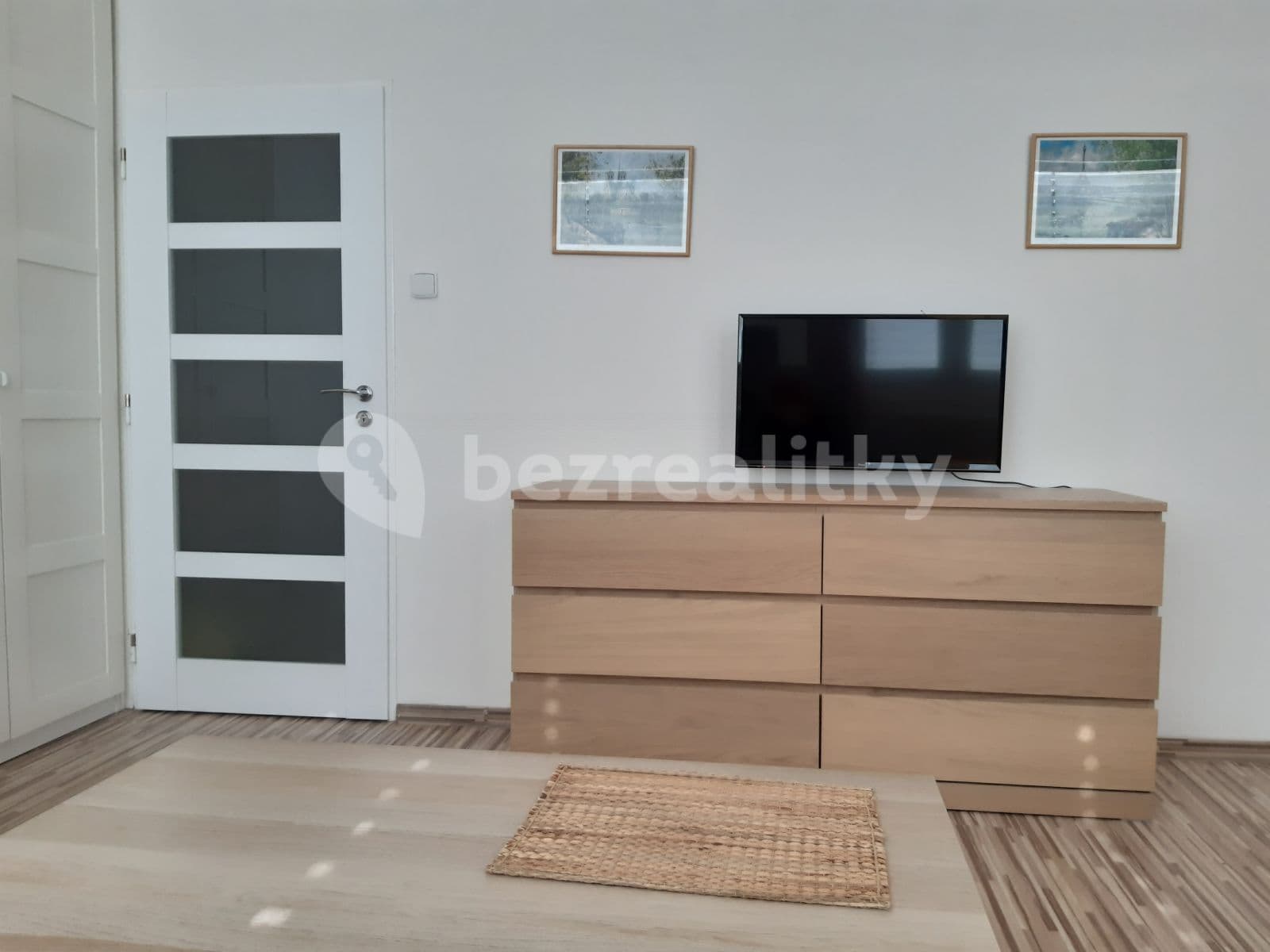 Pronájem bytu 1+kk 33 m², Křivenická, Praha, Praha Pronájem bytu 1+kk 33 m², Křivenická, Praha, Praha