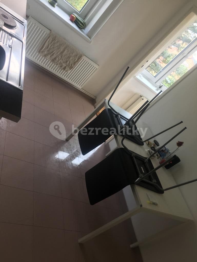 Pronájem bytu 1+1 33 m², Pod Zemankou, Praha, Praha Pronájem bytu 1+1 33 m², Pod Zemankou, Praha, Praha