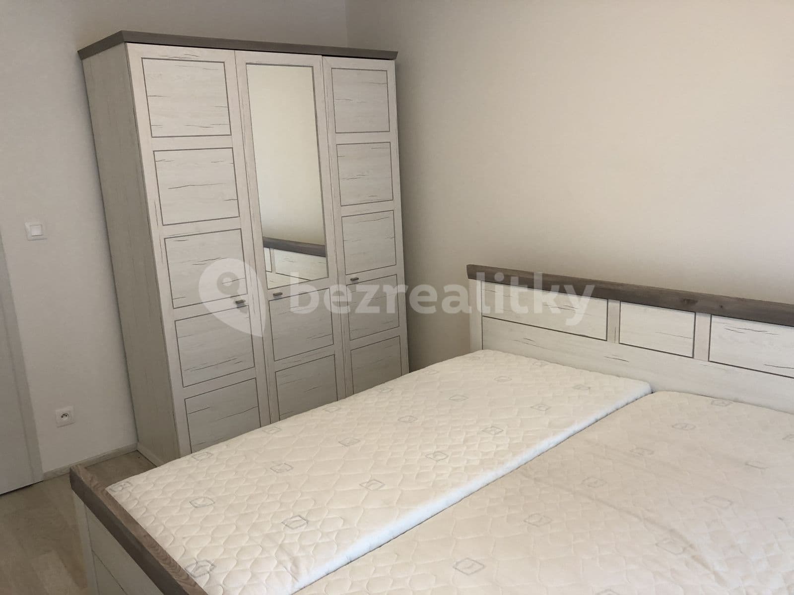 Pronájem bytu 2+kk 55 m², U Mlýnského kanálu, Praha, Praha Pronájem bytu 2+kk 55 m², U Mlýnského kanálu, Praha, Praha