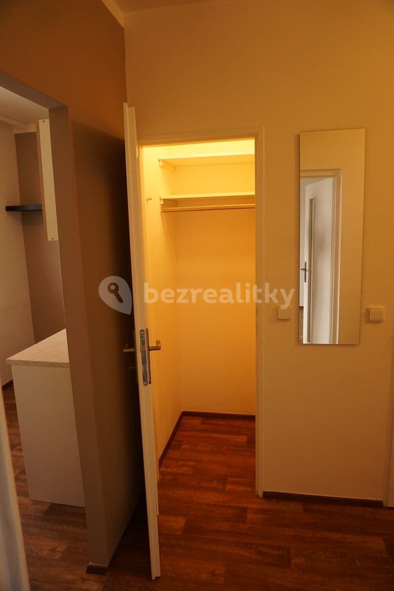 Pronájem bytu 1+1 35 m², Mandysova, Hradec Králové, Královéhradecký kraj Pronájem bytu 1+1 35 m², Mandysova, Hradec Králové, Královéhradecký kraj
