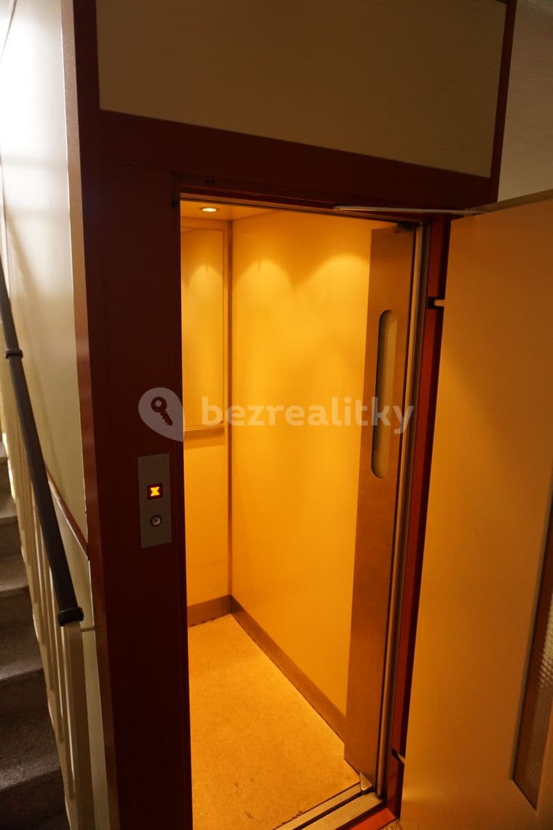 Pronájem bytu 1+1 35 m², Mandysova, Hradec Králové, Královéhradecký kraj Pronájem bytu 1+1 35 m², Mandysova, Hradec Králové, Královéhradecký kraj