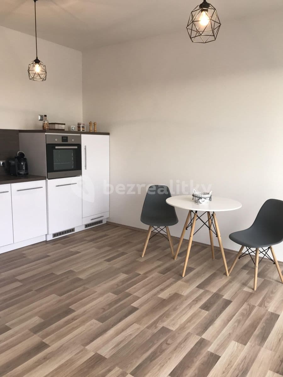 Pronájem bytu 1+kk 55 m², U Škol, Bučovice, Jihomoravský kraj Pronájem bytu 1+kk 55 m², U Škol, Bučovice, Jihomoravský kraj