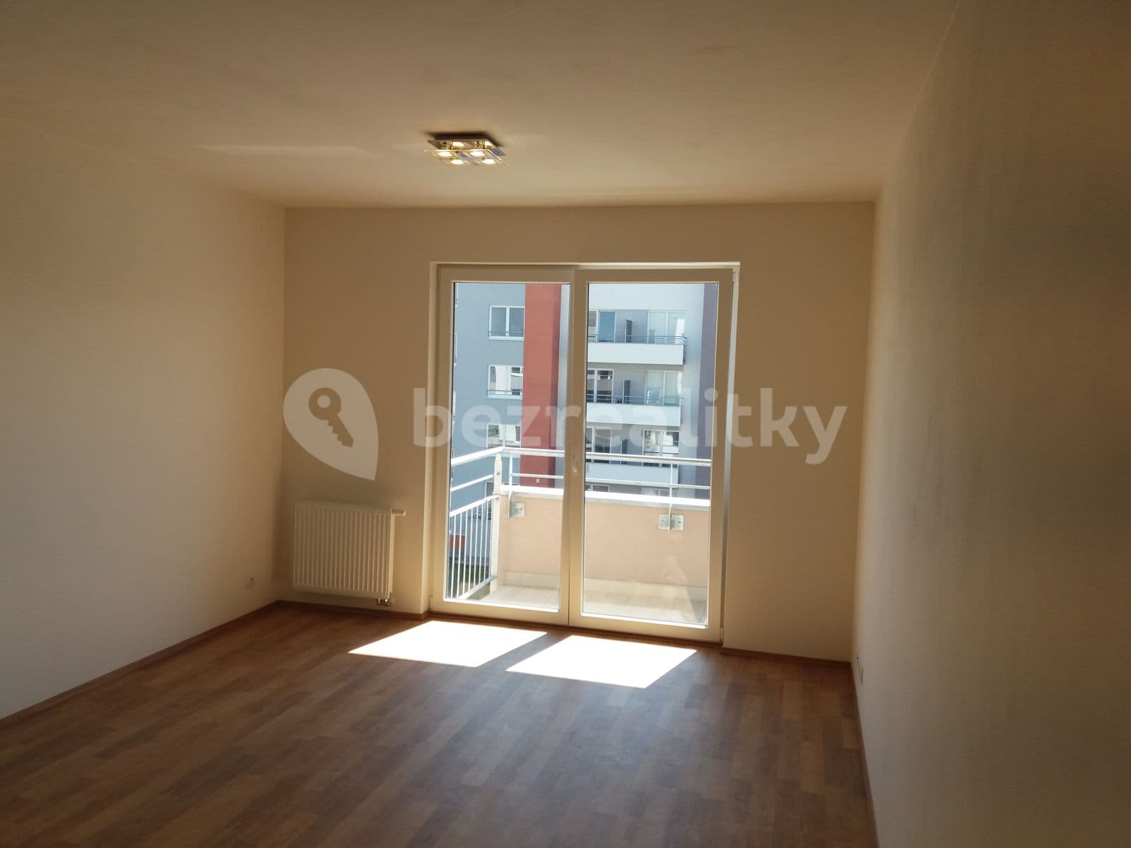 Pronájem bytu 1+kk 30 m², Hlučkova, Praha, Praha Pronájem bytu 1+kk 30 m², Hlučkova, Praha, Praha
