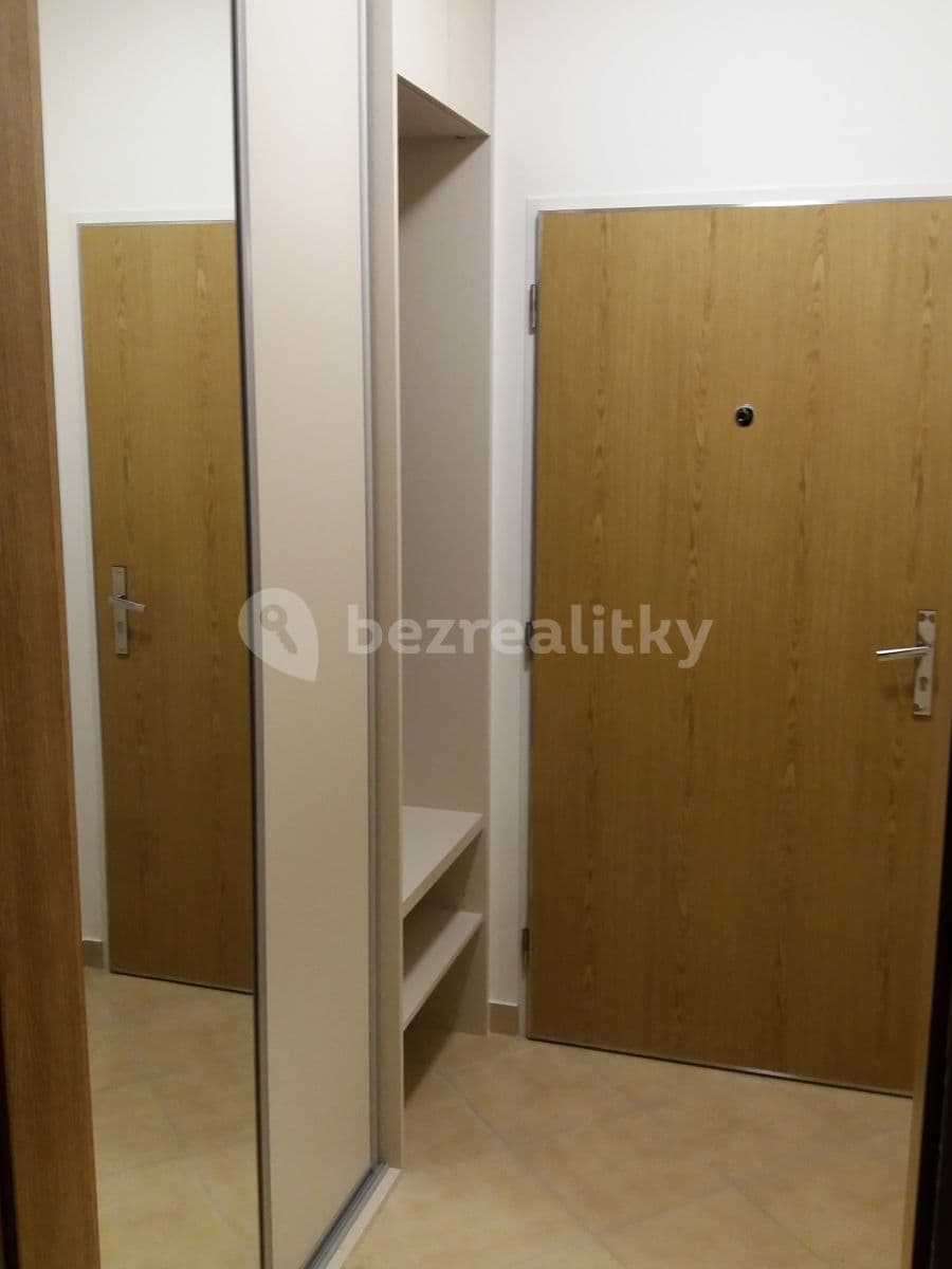 Pronájem bytu 1+kk 30 m², Hlučkova, Praha, Praha Pronájem bytu 1+kk 30 m², Hlučkova, Praha, Praha