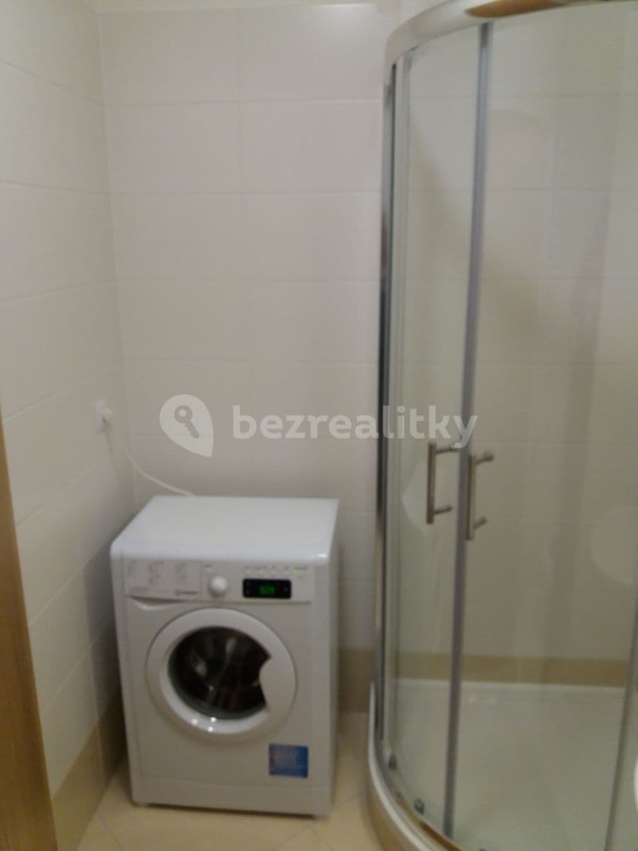 Pronájem bytu 1+kk 30 m², Hlučkova, Praha, Praha Pronájem bytu 1+kk 30 m², Hlučkova, Praha, Praha