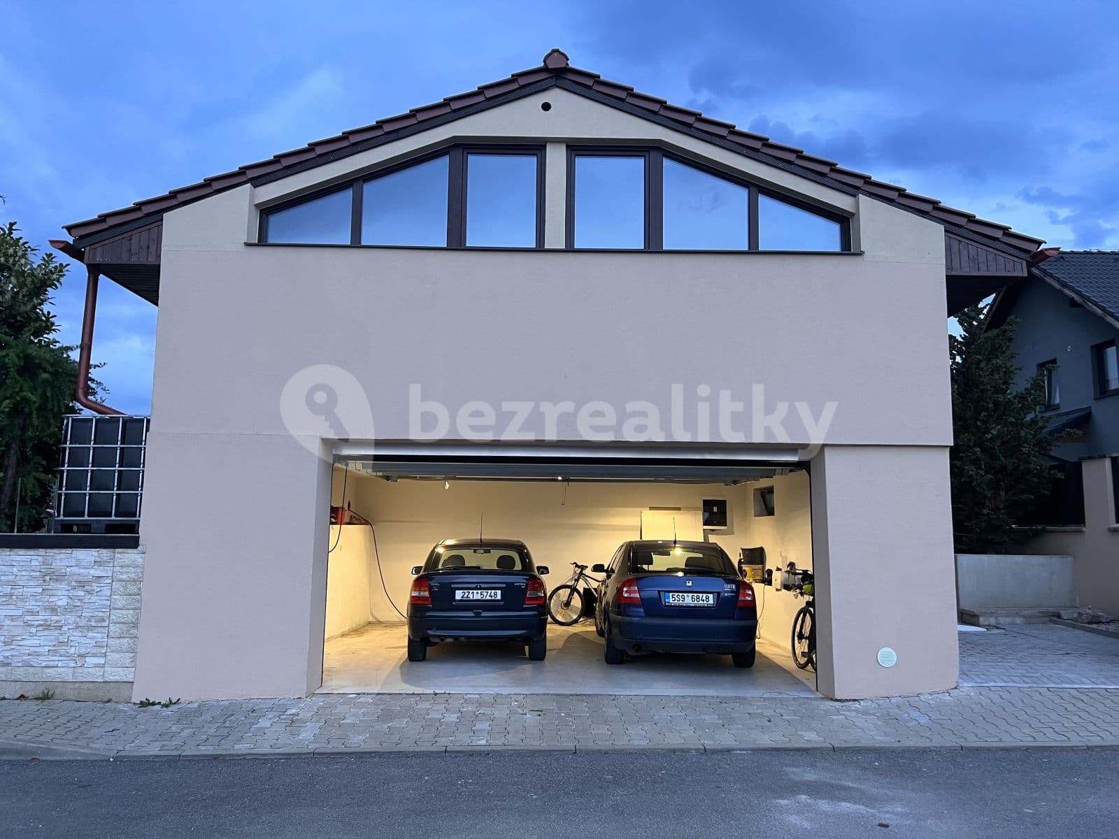 Pronájem domu 180 m², pozemek 1.100 m², Na Výsluní, Králův Dvůr, Středočeský kraj Pronájem domu 180 m², pozemek 1.100 m², Na Výsluní, Králův Dvůr, Středočeský kraj