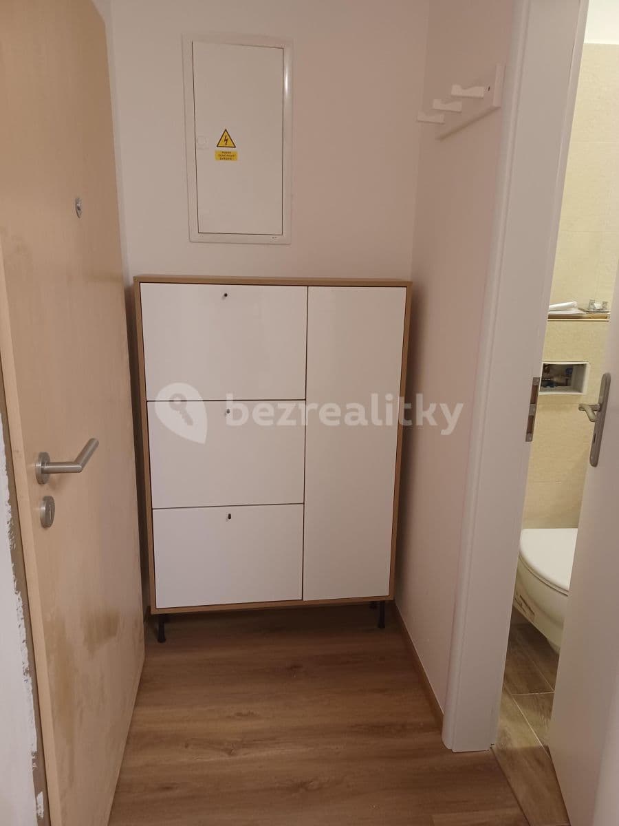 Pronájem bytu Garsoniéra 16 m², Lipanská, Říčany, Středočeský kraj Pronájem bytu Garsoniéra 16 m², Lipanská, Říčany, Středočeský kraj