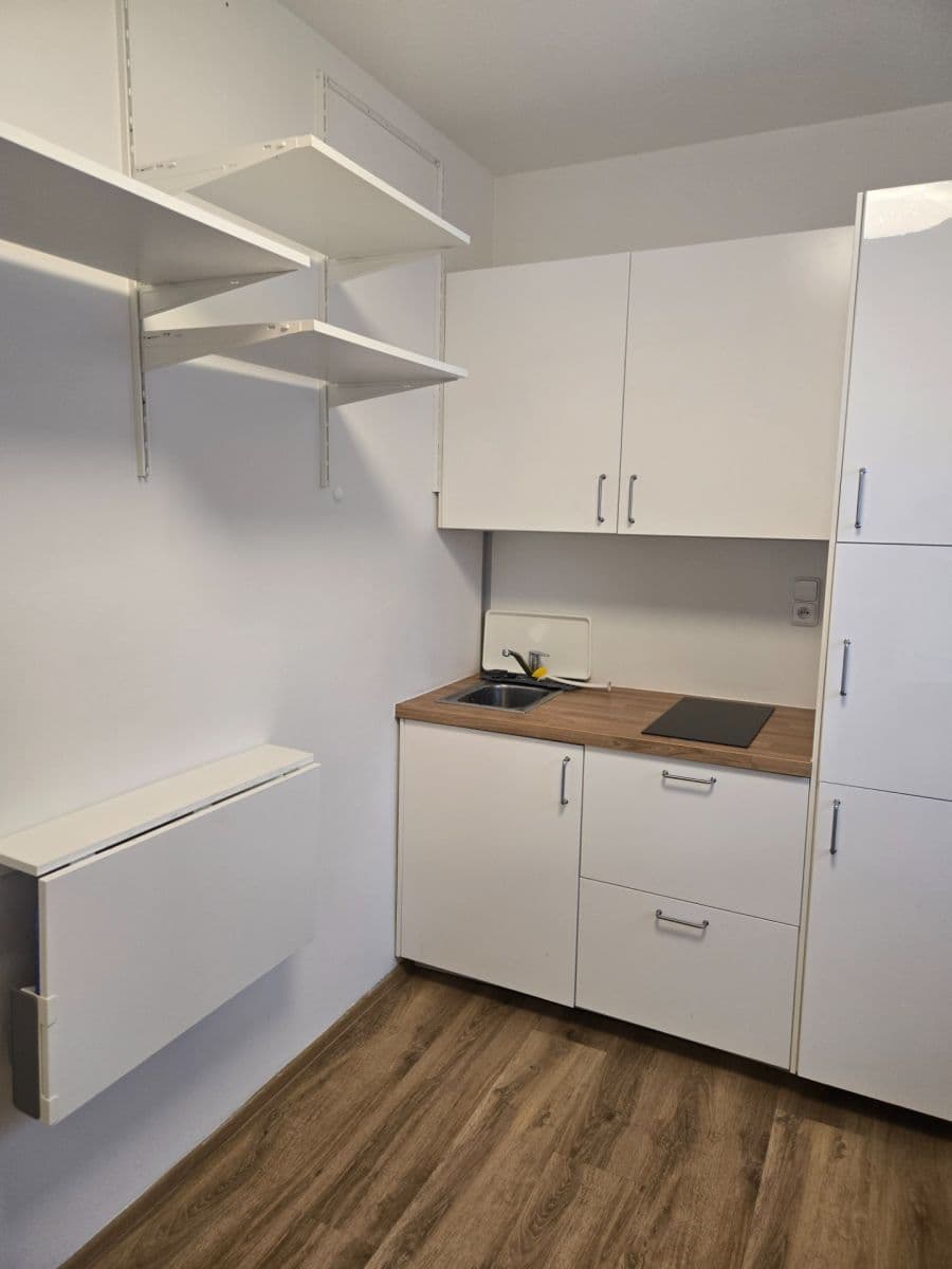 Pronájem bytu Garsoniéra 16 m², Lipanská, Říčany, Středočeský kraj Pronájem bytu Garsoniéra 16 m², Lipanská, Říčany, Středočeský kraj