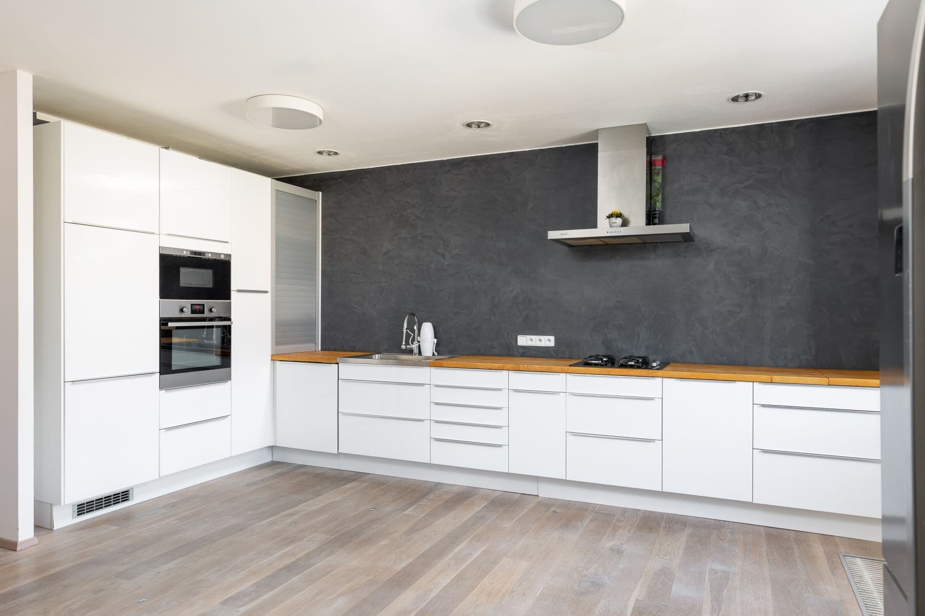Pronájem bytu 4+kk 126 m², Vojtěšská, Neratovice, Středočeský kraj Pronájem bytu 4+kk 126 m², Vojtěšská, Neratovice, Středočeský kraj