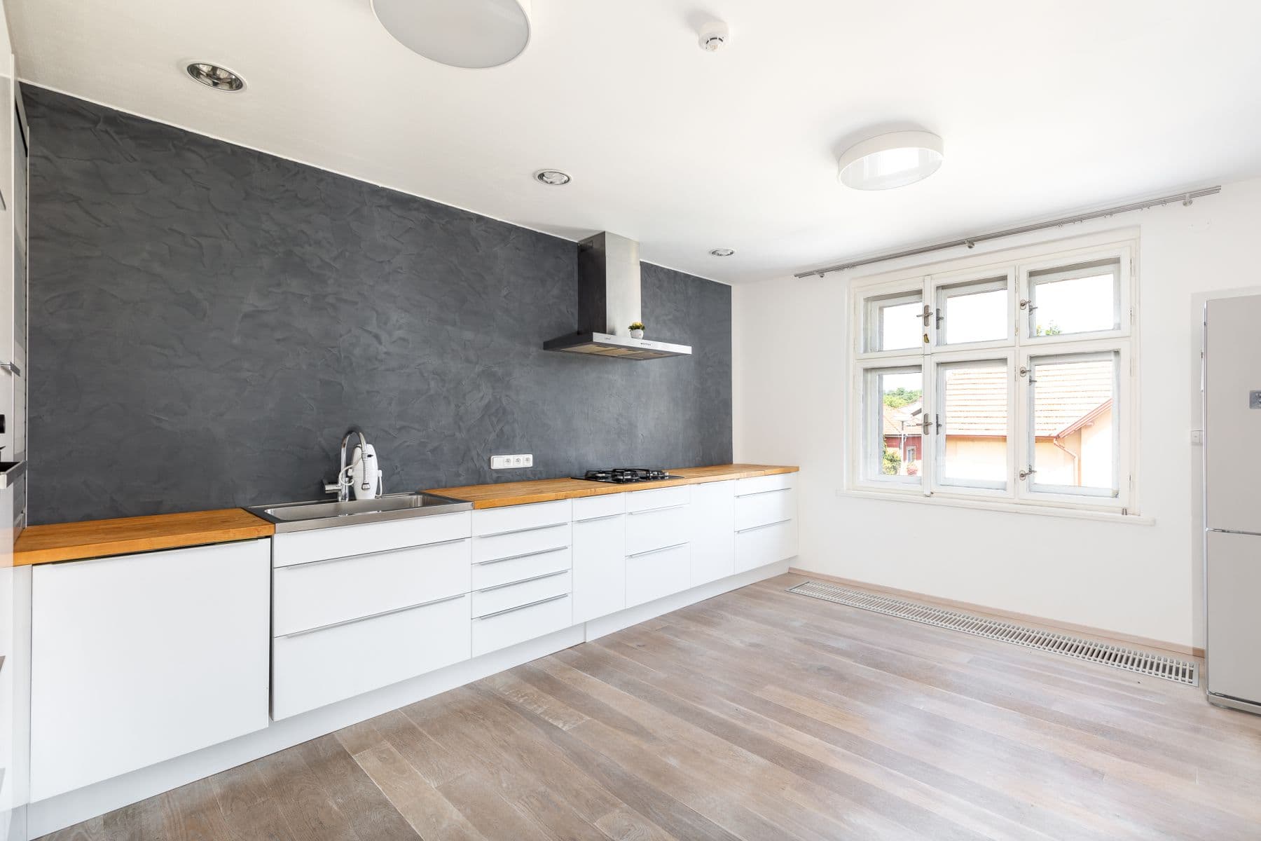Pronájem bytu 4+kk 126 m², Vojtěšská, Neratovice, Středočeský kraj Pronájem bytu 4+kk 126 m², Vojtěšská, Neratovice, Středočeský kraj