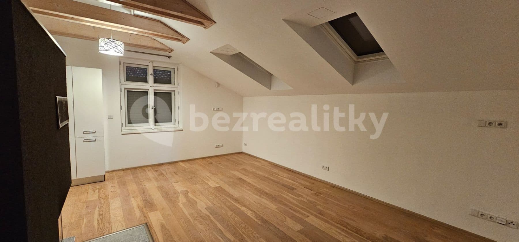Pronájem bytu 3+kk 92 m², Vojtěšská, Neratovice, Středočeský kraj Pronájem bytu 3+kk 92 m², Vojtěšská, Neratovice, Středočeský kraj