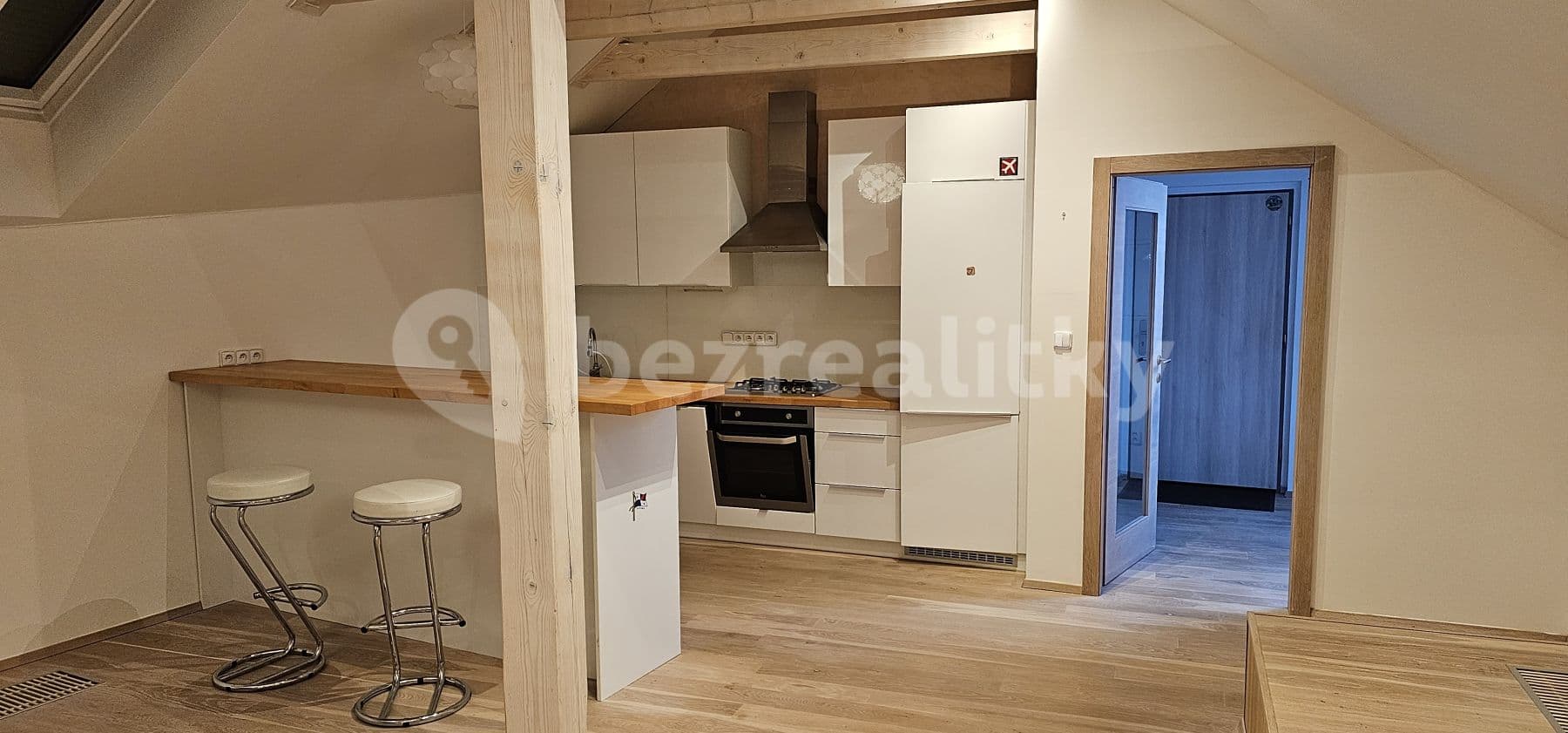 Pronájem bytu 2+kk 90 m², Vojtěšská, Neratovice, Středočeský kraj Pronájem bytu 2+kk 90 m², Vojtěšská, Neratovice, Středočeský kraj