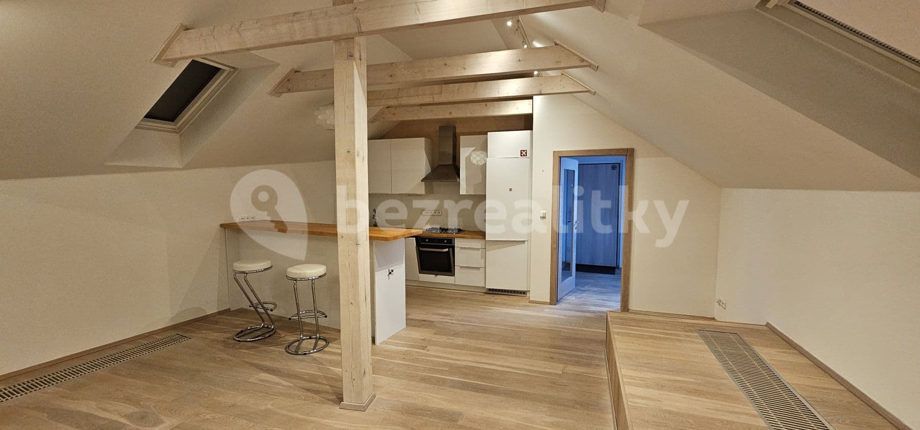 Pronájem bytu 2+kk 90 m², Vojtěšská, Neratovice, Středočeský kraj Pronájem bytu 2+kk 90 m², Vojtěšská, Neratovice, Středočeský kraj