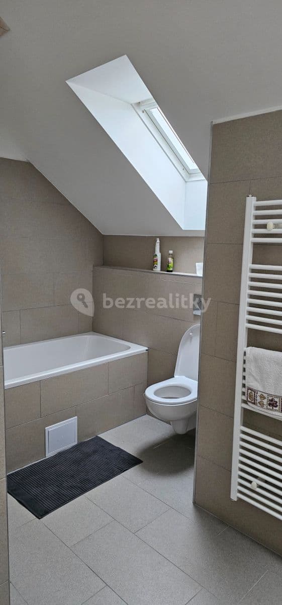 Pronájem bytu 2+kk 90 m², Vojtěšská, Neratovice, Středočeský kraj Pronájem bytu 2+kk 90 m², Vojtěšská, Neratovice, Středočeský kraj