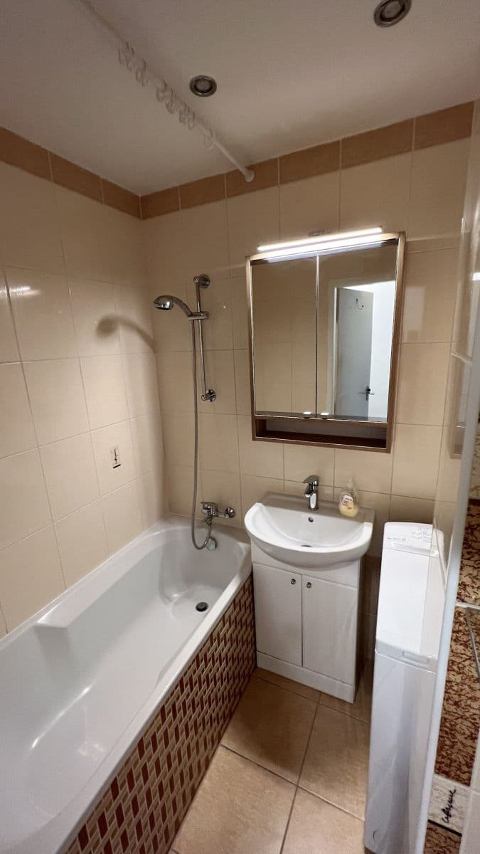 Pronájem bytu 2+1 52 m², Černokostelecká, Praha, Praha Pronájem bytu 2+1 52 m², Černokostelecká, Praha, Praha