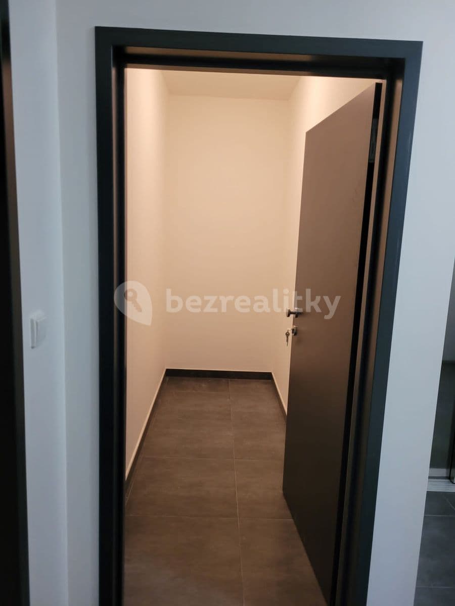 Pronájem bytu 1+kk 31 m², U Nového dvora, Praha, Praha Pronájem bytu 1+kk 31 m², U Nového dvora, Praha, Praha