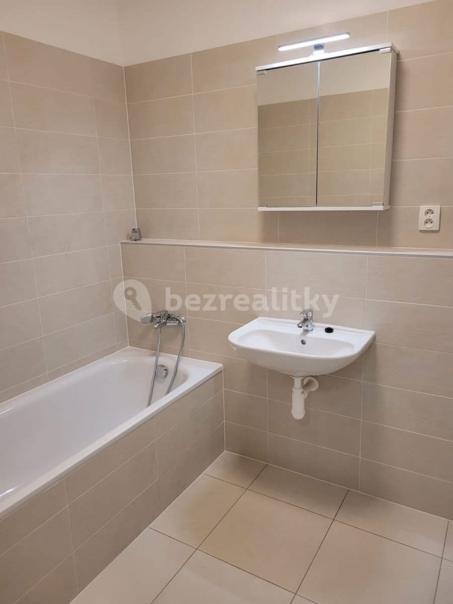 Pronájem bytu 2+kk 68 m², Unhošť, Středočeský kraj Pronájem bytu 2+kk 68 m², Unhošť, Středočeský kraj