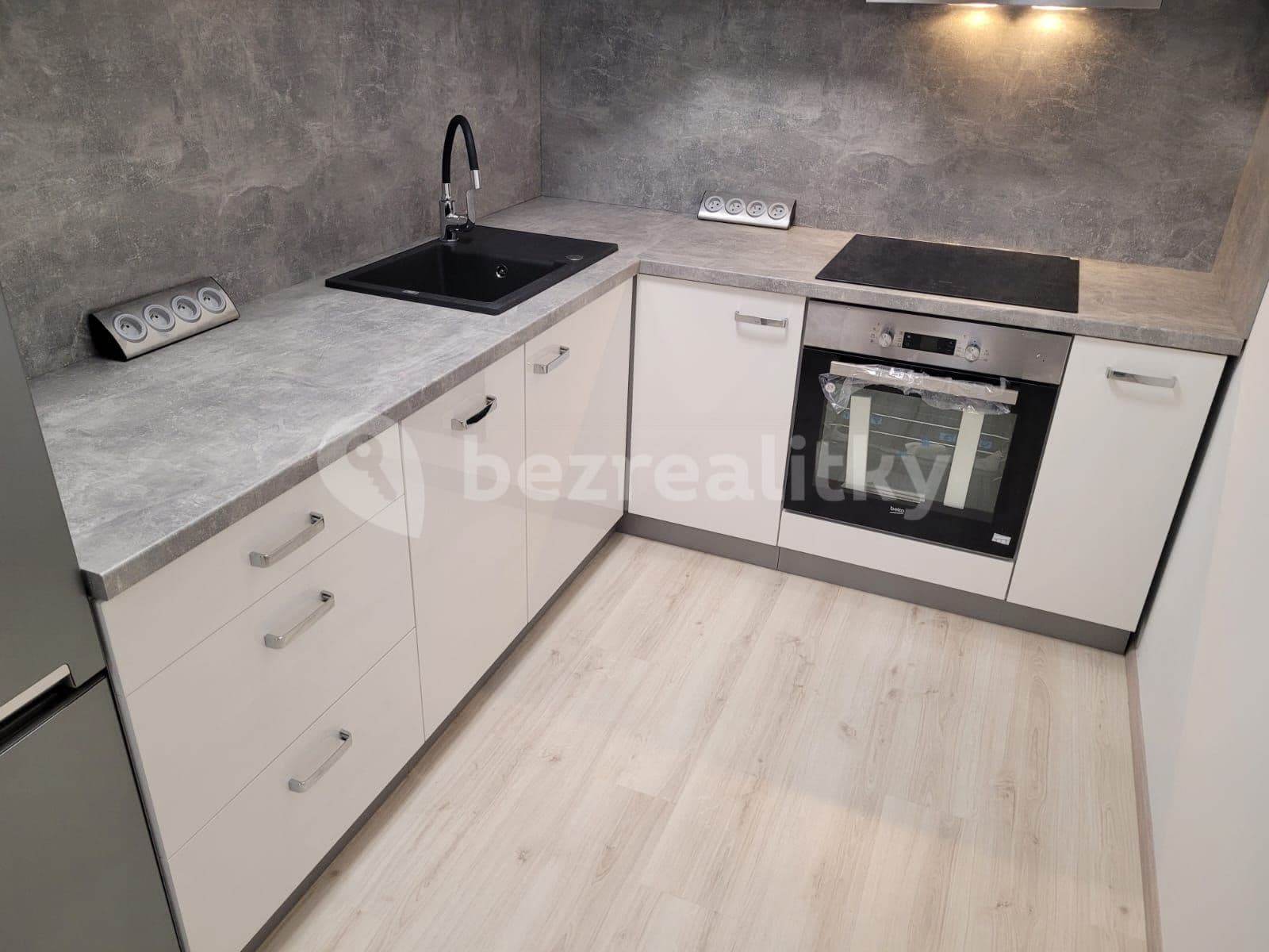 Pronájem bytu 2+kk 68 m², Unhošť, Středočeský kraj Pronájem bytu 2+kk 68 m², Unhošť, Středočeský kraj