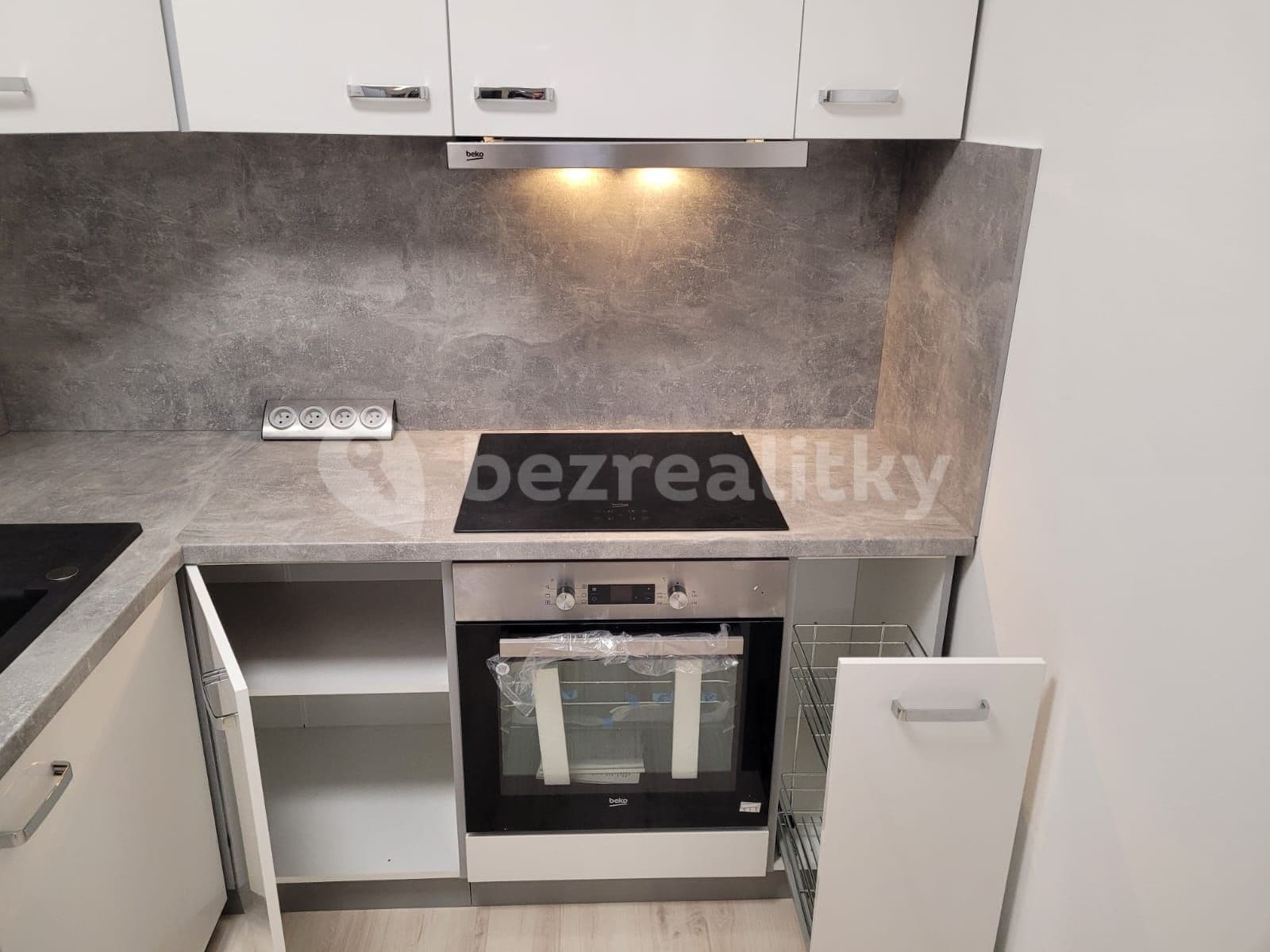 Pronájem bytu 2+kk 68 m², Unhošť, Středočeský kraj Pronájem bytu 2+kk 68 m², Unhošť, Středočeský kraj