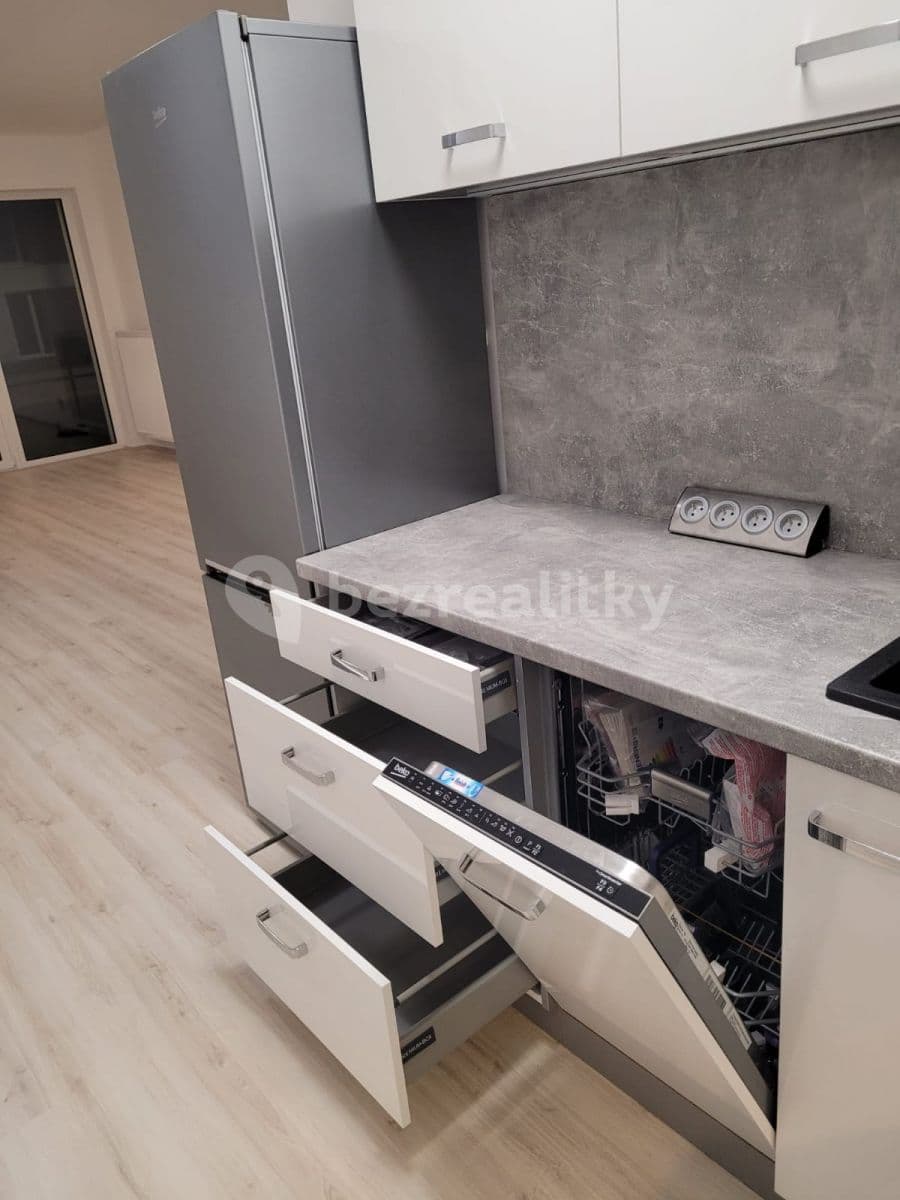 Pronájem bytu 2+kk 68 m², Unhošť, Středočeský kraj Pronájem bytu 2+kk 68 m², Unhošť, Středočeský kraj