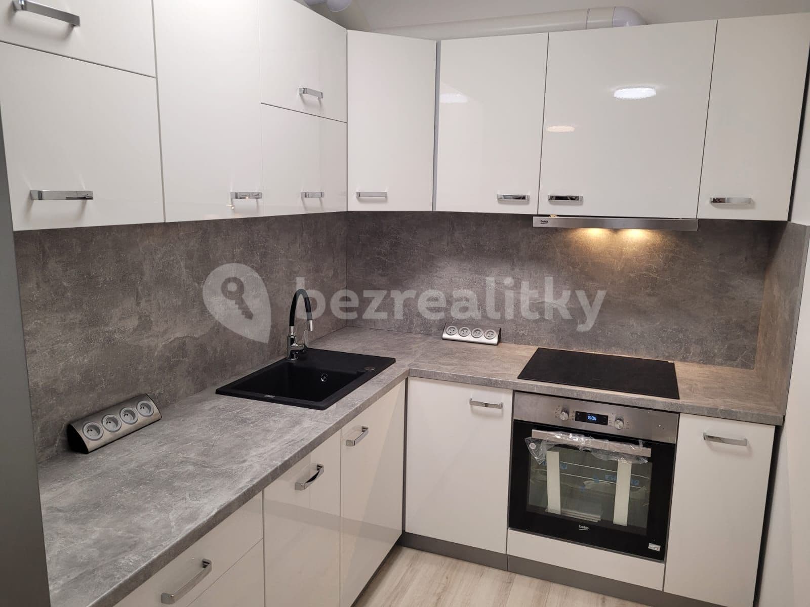 Pronájem bytu 2+kk 68 m², Unhošť, Středočeský kraj Pronájem bytu 2+kk 68 m², Unhošť, Středočeský kraj