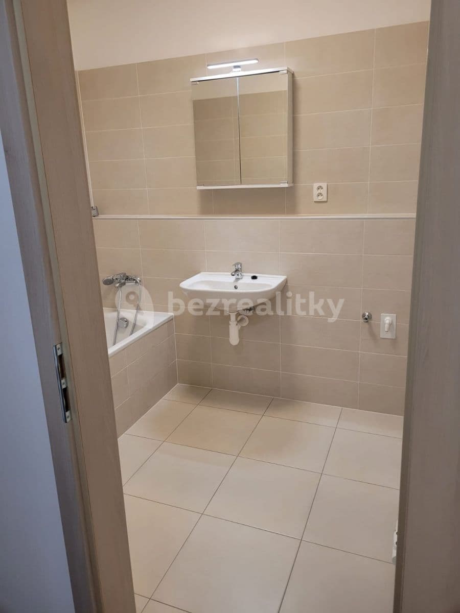Pronájem bytu 2+kk 68 m², Unhošť, Středočeský kraj Pronájem bytu 2+kk 68 m², Unhošť, Středočeský kraj