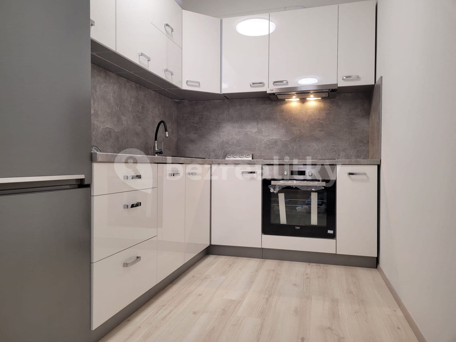 Pronájem bytu 2+kk 68 m², Unhošť, Středočeský kraj Pronájem bytu 2+kk 68 m², Unhošť, Středočeský kraj