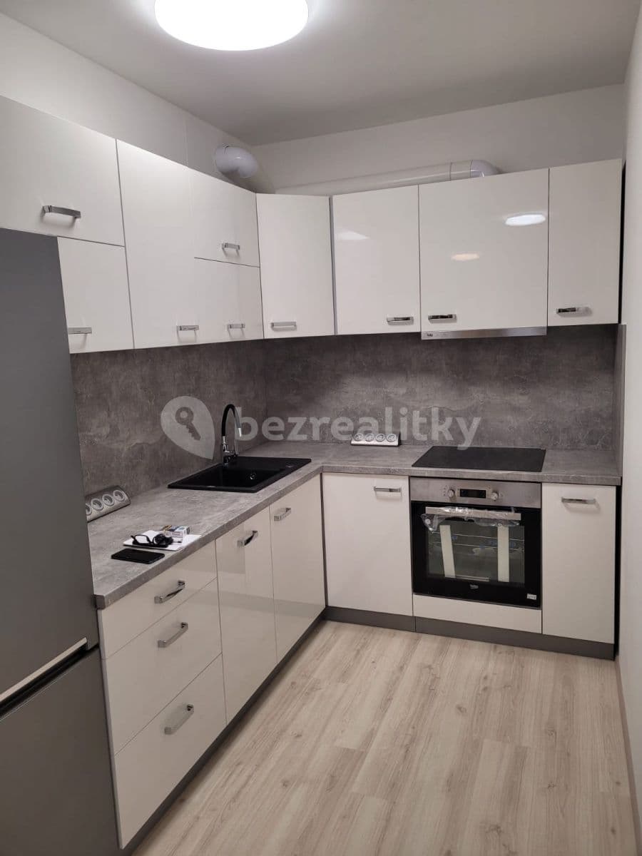 Pronájem bytu 2+kk 68 m², Unhošť, Středočeský kraj Pronájem bytu 2+kk 68 m², Unhošť, Středočeský kraj