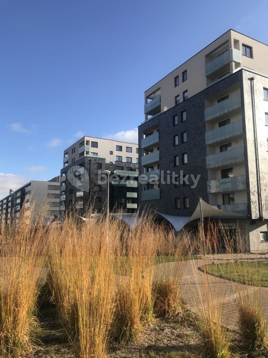 Pronájem bytu 1+kk 35 m², náměstí Junkových, Praha, Praha Pronájem bytu 1+kk 35 m², náměstí Junkových, Praha, Praha
